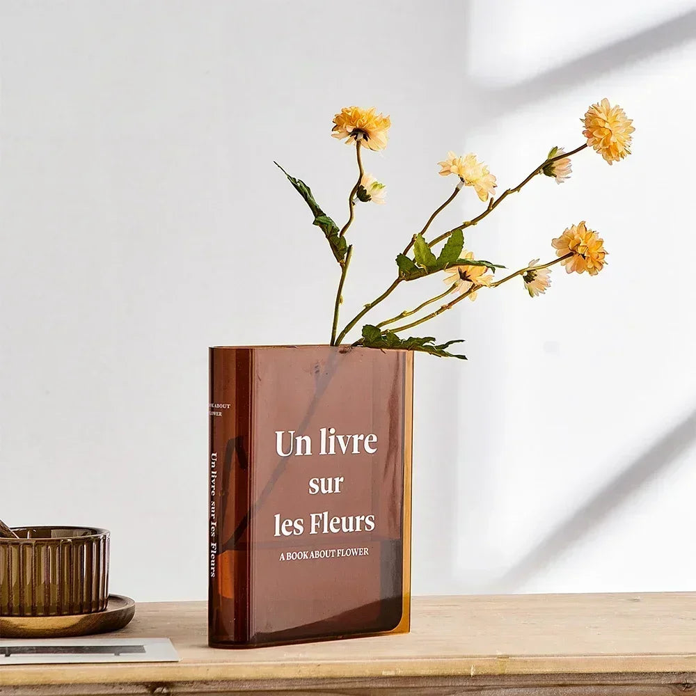 Vase à fleurs de livre