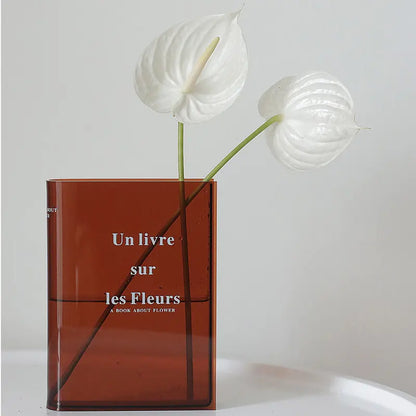 Vase à fleurs de livre