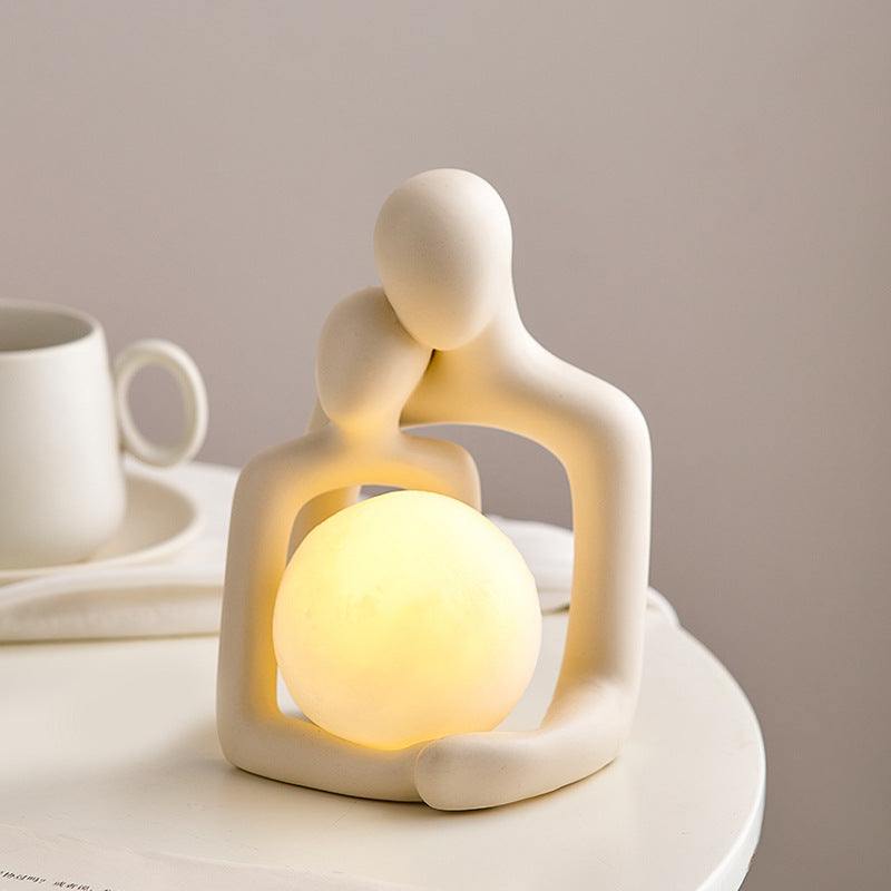 Couple Statues Lamp | Hugging Resin Lamp | Lumirevo