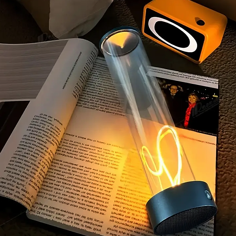 Magnet LED Table Lamp