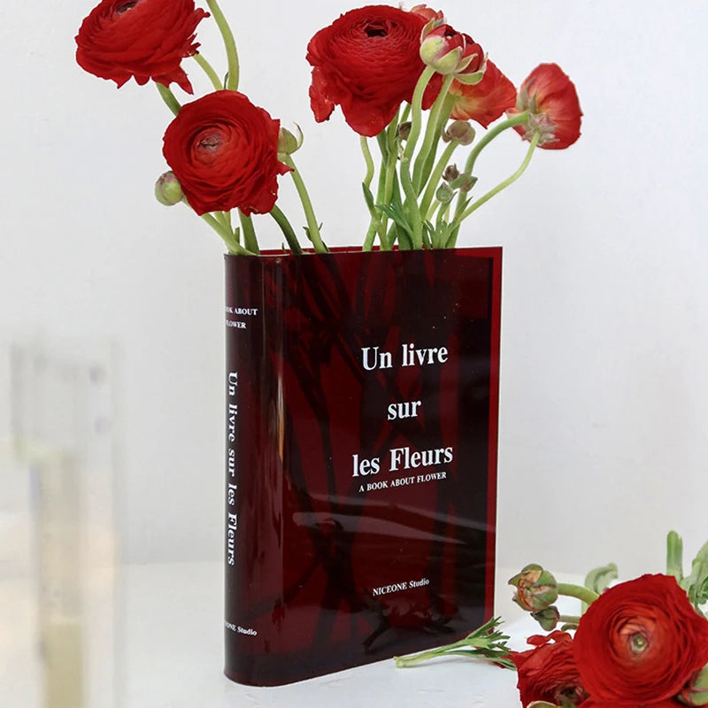 Jarrón de flores de libros