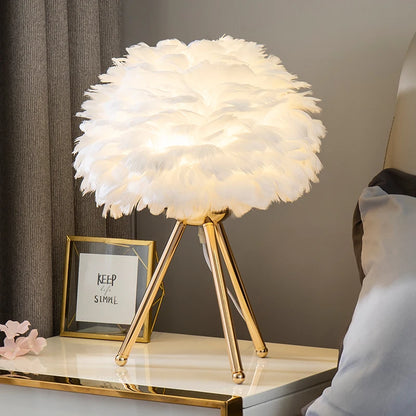 Romantic Feather Table Lamp