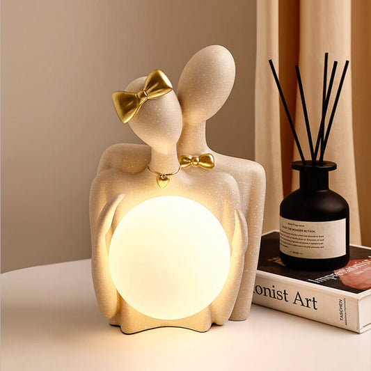 Romanic Couple Resin Table Lamp